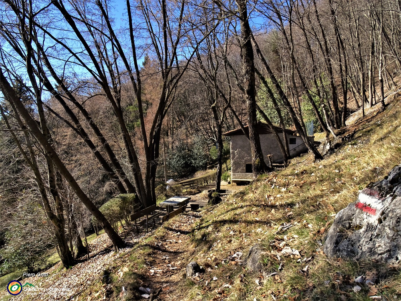 23 Proseguo in salita sul sent. 597.JPG